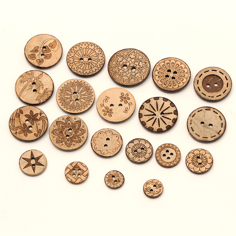 Four-eye coconut buttons, mixed wooden coconut buttons, small buttons, coffee-colored two-eye and four-eye buttons, children's and babies' button drawing DIY buttons Application Scenario