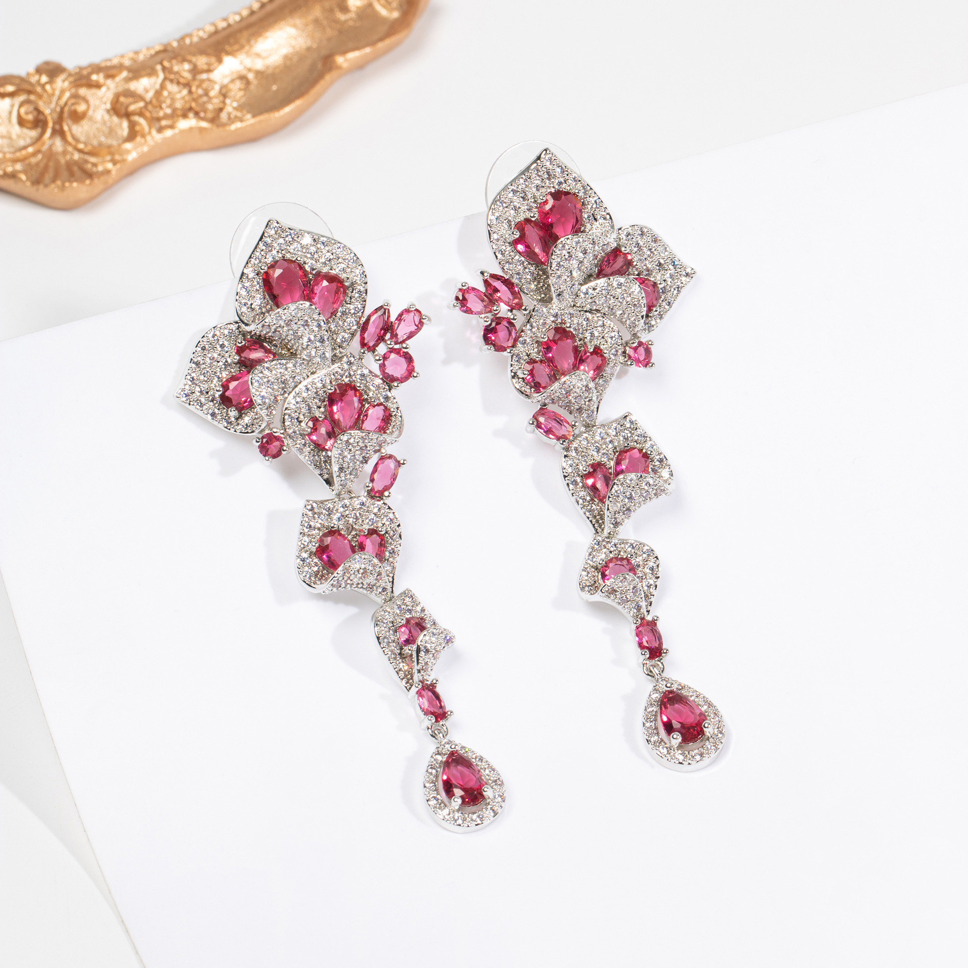 Transfronterizo elegante earras europa y américa de lujo de alto nivel de lujo esmeralda rosa flor earloop circonia earloop para mujeres wholesale pic 1