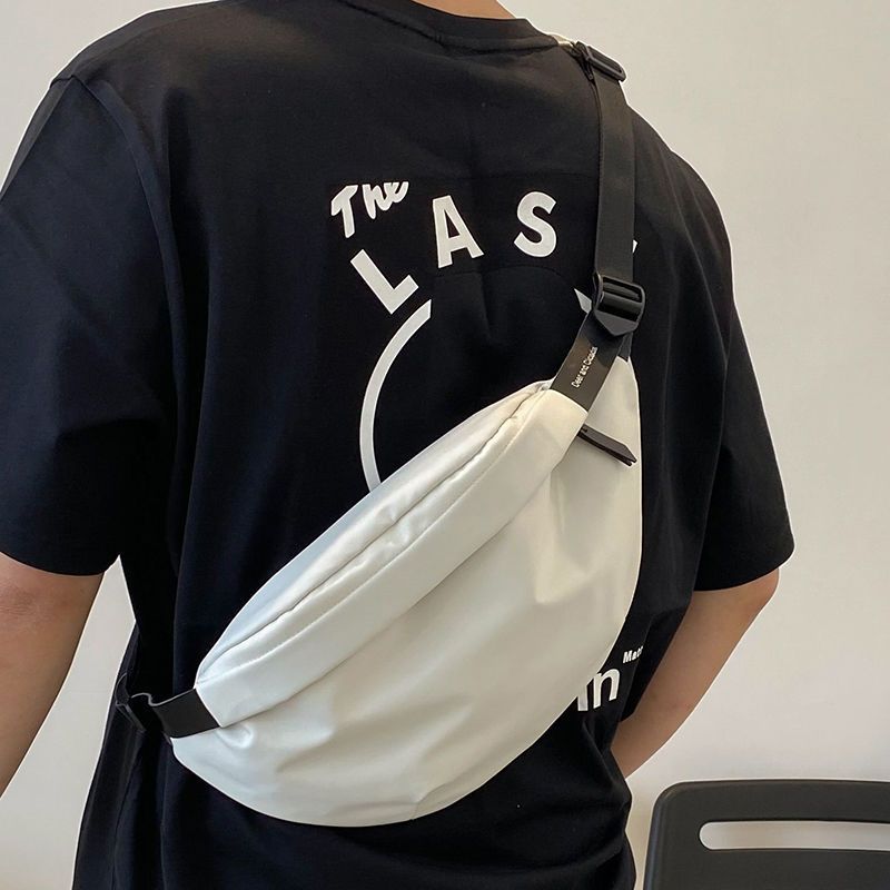 胸包腰包日系产品图