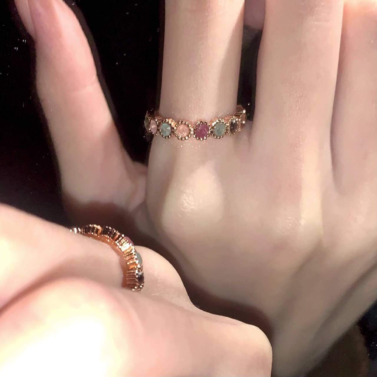 The tourmaline rainbow ring is a niche design for women with an adjustable opening and finger ring. It is a sweet and cool spice girl style accessory with a high-end feel Application Scenario