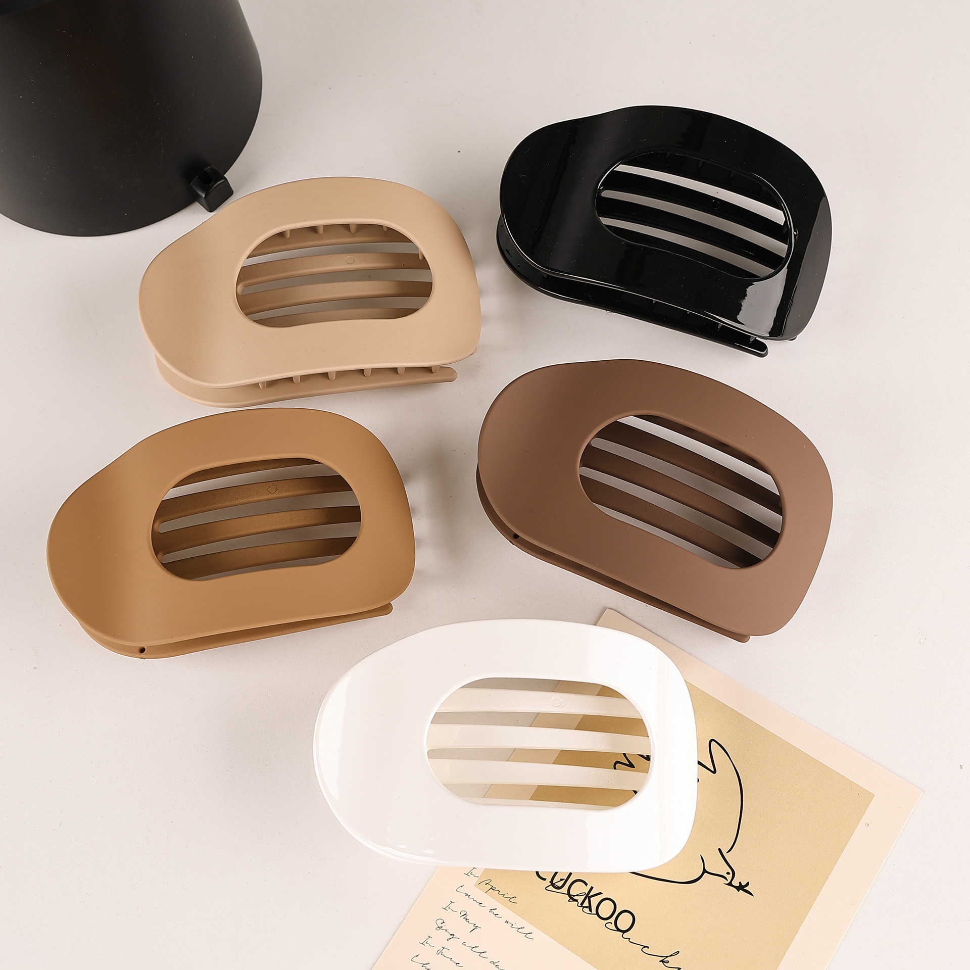 跨境新款扁平椭圆发夹后脑勺盘发抓夹弯曲弧形设计气质鲨鱼夹发饰详情12