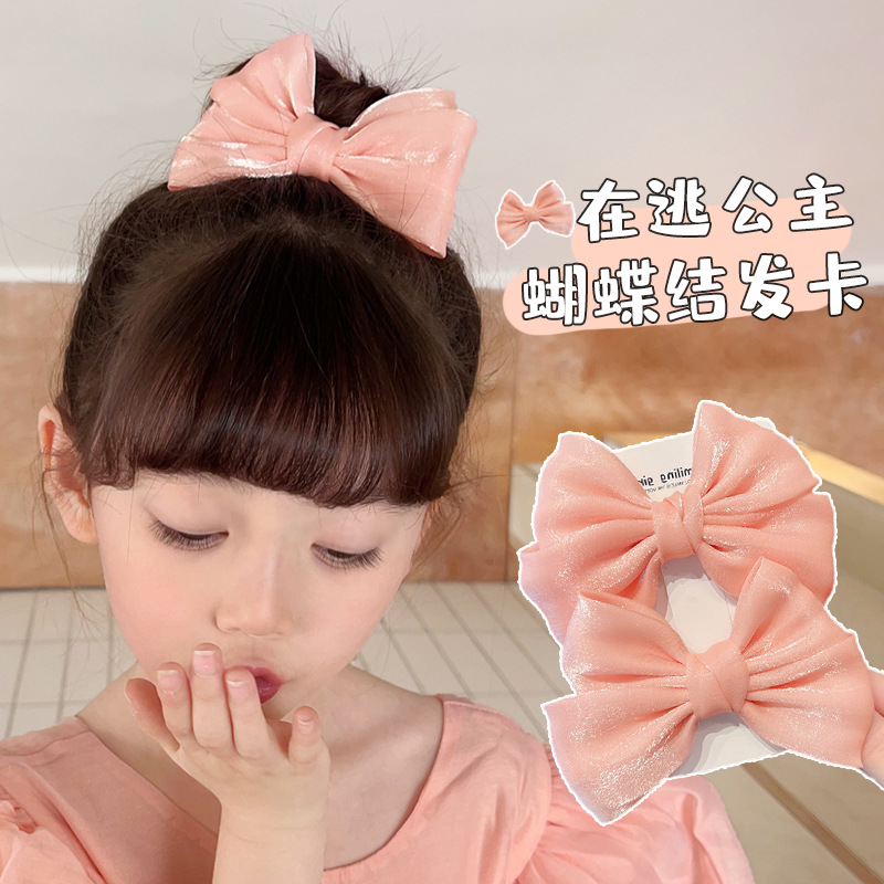 女童蝴蝶结头细节图