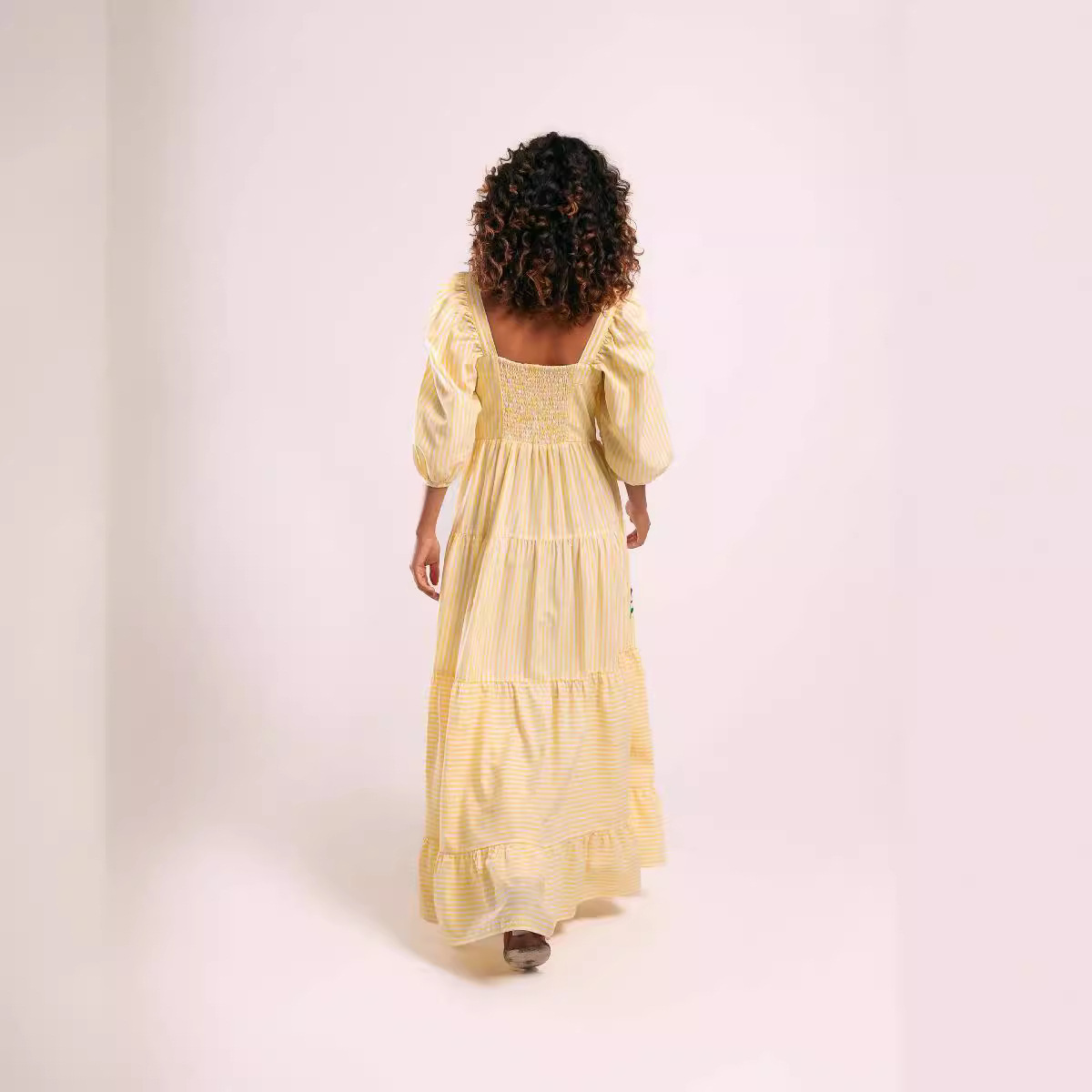 Amazon's new autumn collection of European and American style puffed-sleeve embroidered square collar long skirt beach vacation dress for women Specification image