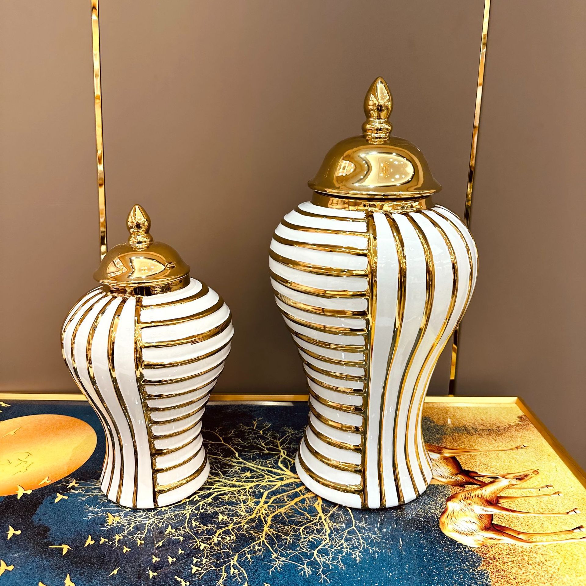 Factory direct cross-border electroplating general pot ceramic European flower vase light luxury handicrafts decoration Golden Castle vase General pot General bottle Item Picture
