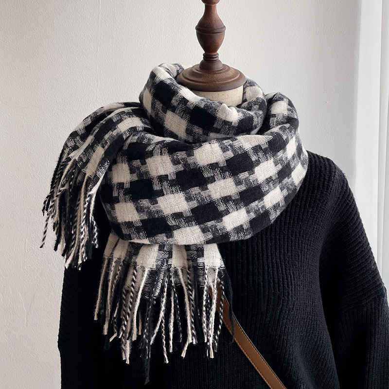 Korean Plaid Scarf Female Autumn Winter Gentle Day Imitation Cashmere Long Scarf Sweet Beauty Plaid Couple Warm Neck details Picture