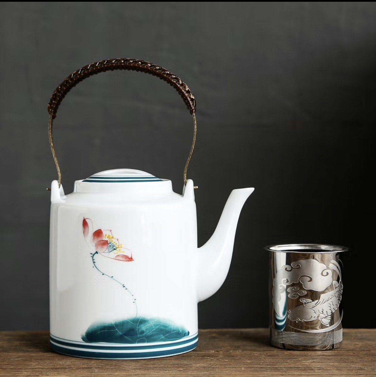White Porcelain Large Capacity Ceramic Home Teapot 1.2L Beam Kettle Cold Kettle Blue And White Porcelain Hand-Painted Bridge Pot Inn Hotel Specification drawing