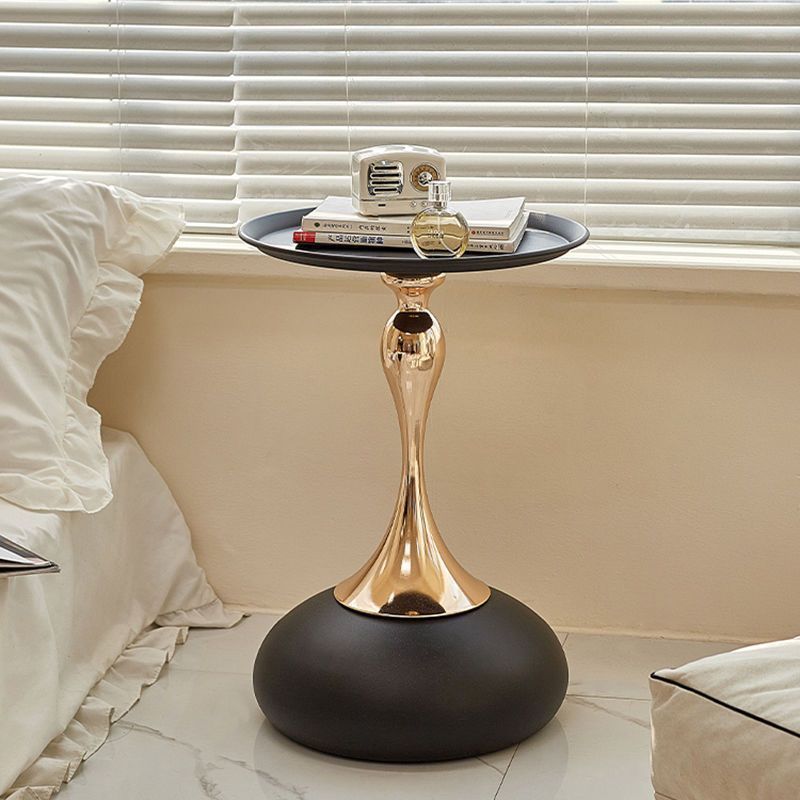 The coffee table, beside the sofa, a small, stylish Italian light luxury modern round table, a movable corner table, and a convenient bedside table Specification image