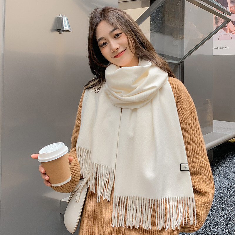 Red Scarf Women 2024 New Solid Red Scarf Cashmere Wool Autumn And Winter Imitation Cashmere Scarf Men Wholesale Application Scenario