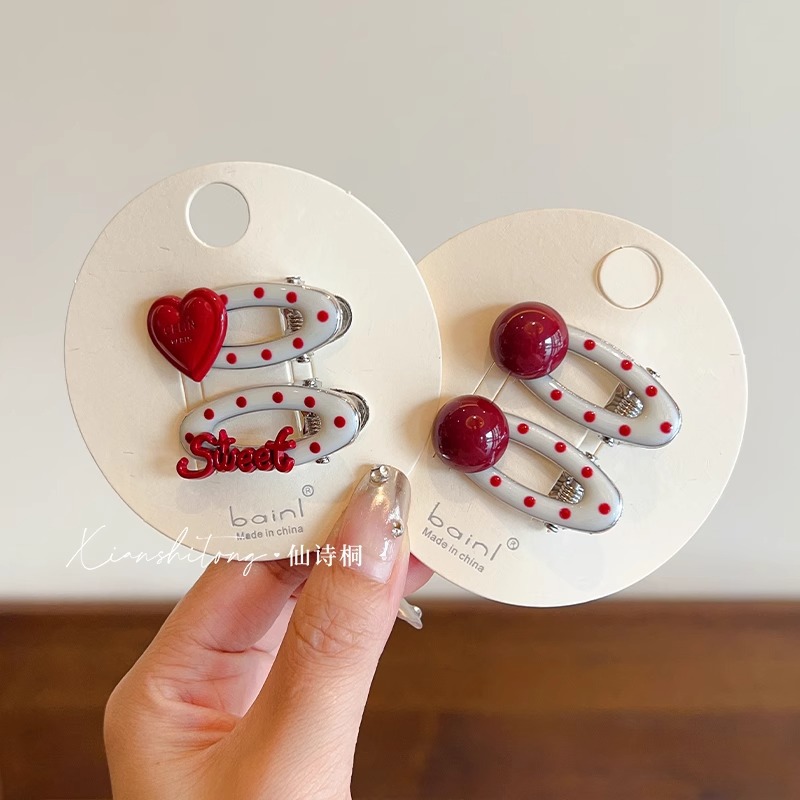 Children's Hairpin Girls 2025 New Style Cute Little girl bangs clip Letter Heart Girl headwear Hairpin side clip details Picture