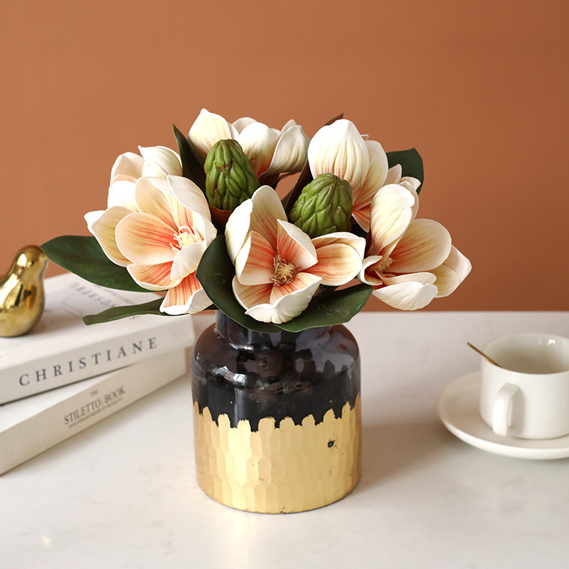 New three-branch magnolia artificial flower potted plants, hand-held magnolia flower shooting props, artificial plant bonsai wholesale details Picture