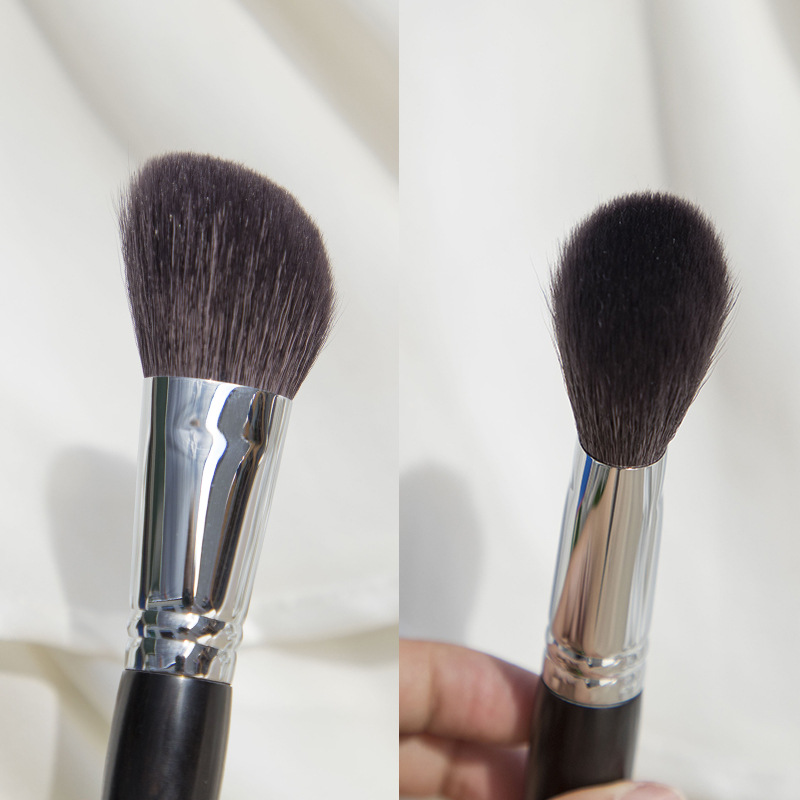 Bevel Contouring Brush Wool Shadow Brush Profile Brush Cangzhou Ebony Makeup Brush Xn22 Application Scenario
