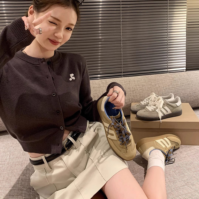 Su Yinyin's same style of in-stock casual shoes, American retro color-blocked casual shoes, soft leather sports S-shaped German training shoes, women's shoes Application Scenario