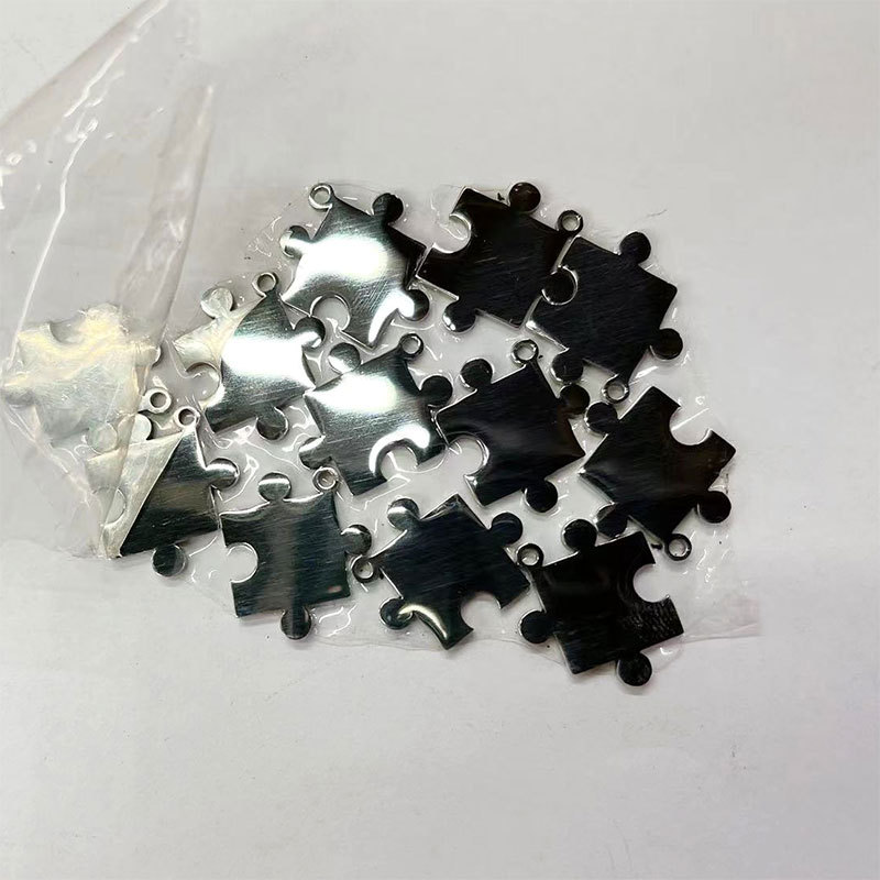 Stainless steel blank smooth surface jigsaw puzzle diy accessory, Korean-style couple pendant, lover's jewelry necklace, versatile and simple Specification image