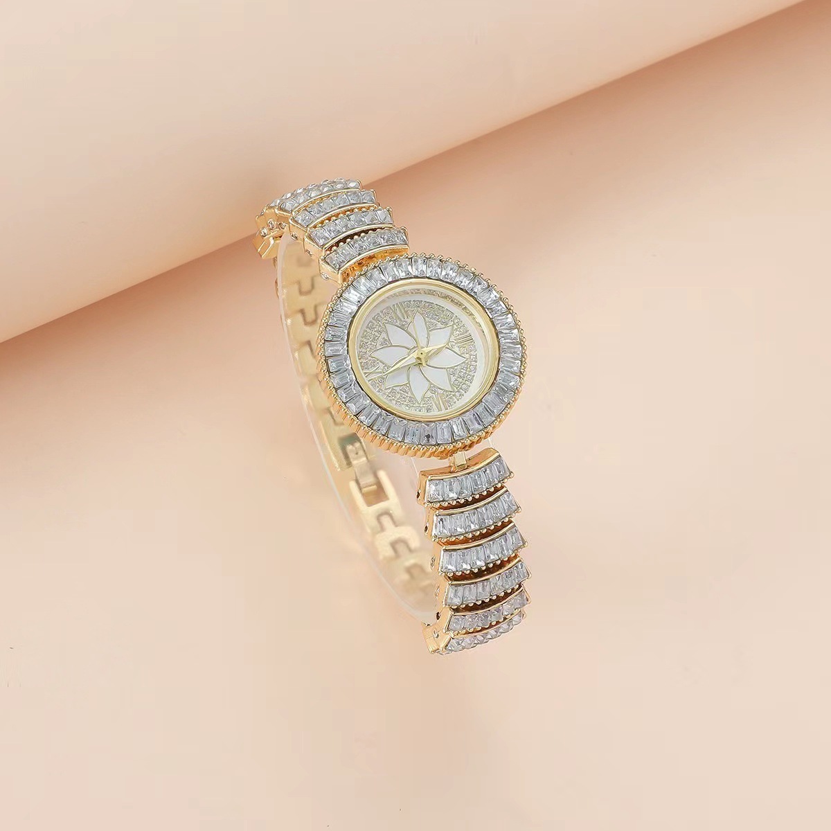 New popular and trendy quartz rhinestone alloy bracelet watch with a fine strap and elegant style, "Full Sky Star" cross-border hot sales wholesale