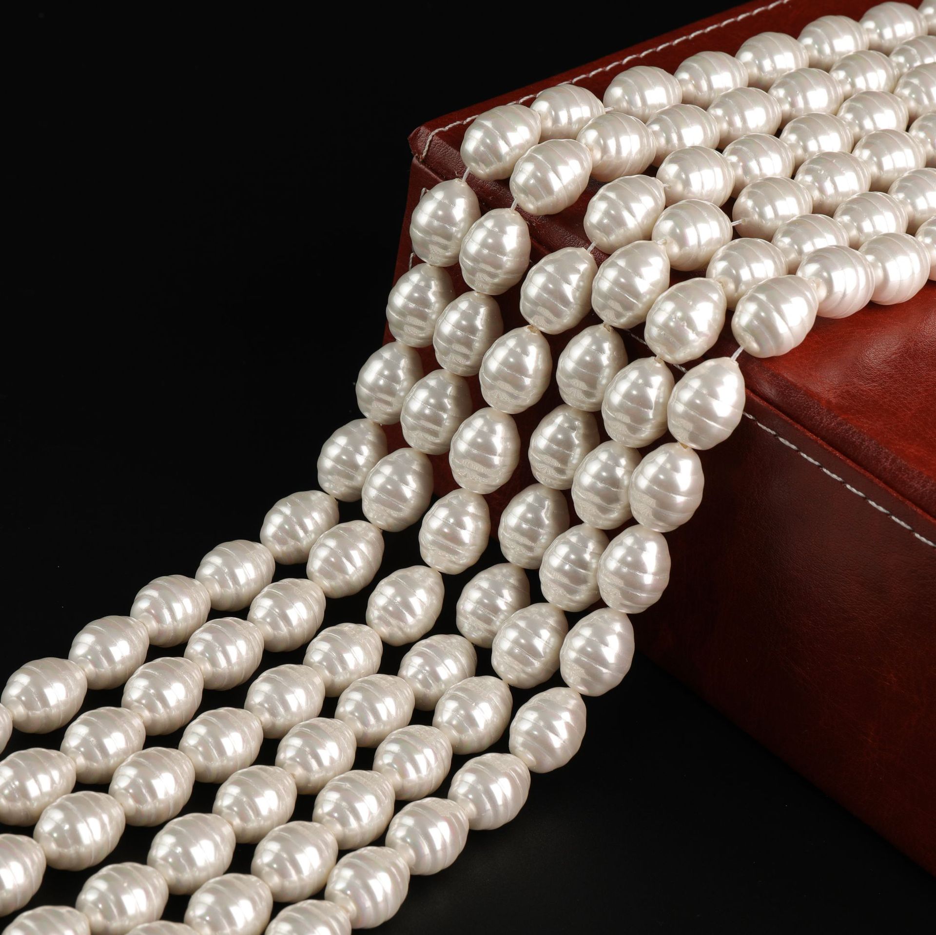 Natural South Seas irregular-shaped shell pearls, single-color water drop threaded shell beads, diy necklace, bracelet, pendant and accessory details Picture