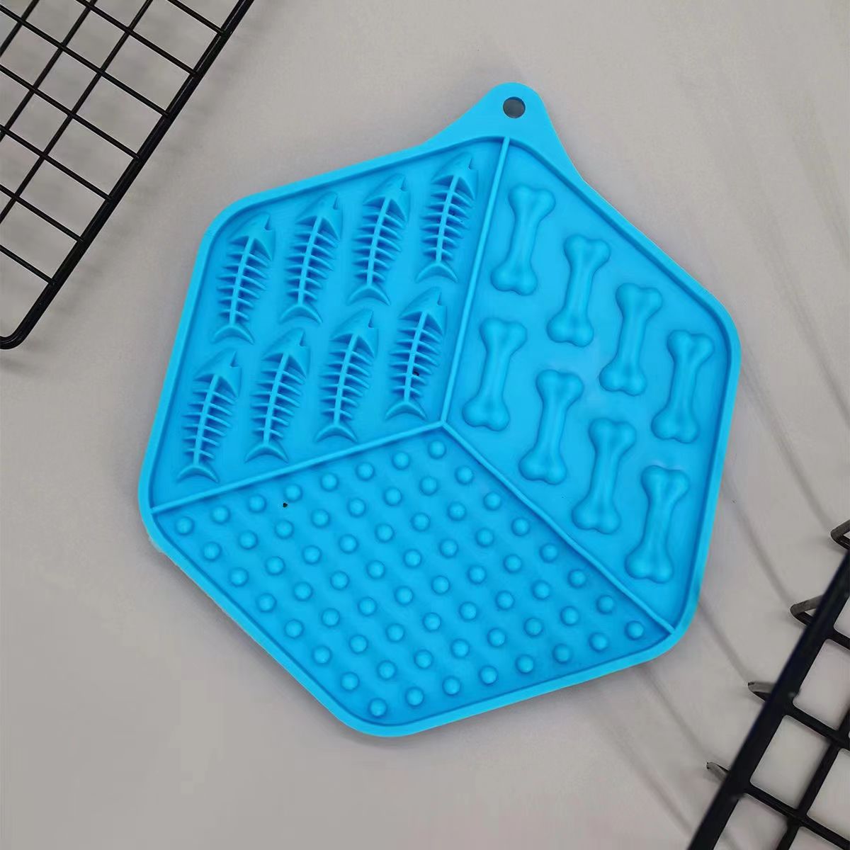 Processing cross-border pet licking plates, silicone dinner plates, slow food bowls, slow food silicone dinner plates, pet dog bowls, silicone bowls Specification drawing