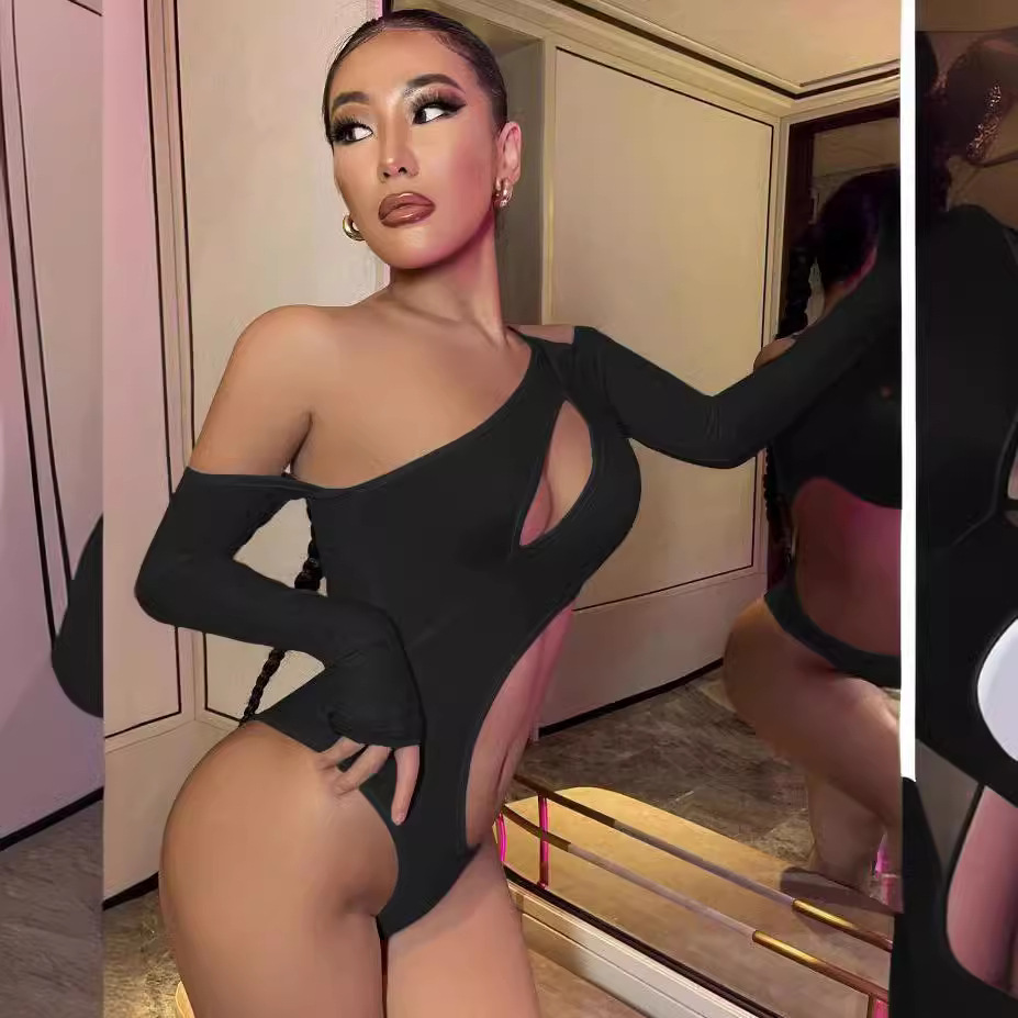 The 2024 early spring cross-border off-the-shoulder, hollowed-out long-sleeved jumpsuit features a new European and American ins style with a hot girl design sense and hollowed-out style details Picture