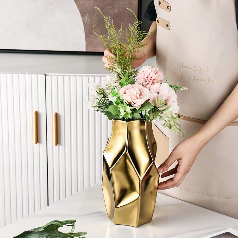 Matte gold craft vases for cross-border export, light luxury electroplated gold ceramic craft vases for wedding and home use, KTV model rooms, flower shops, and decorative items Specification image