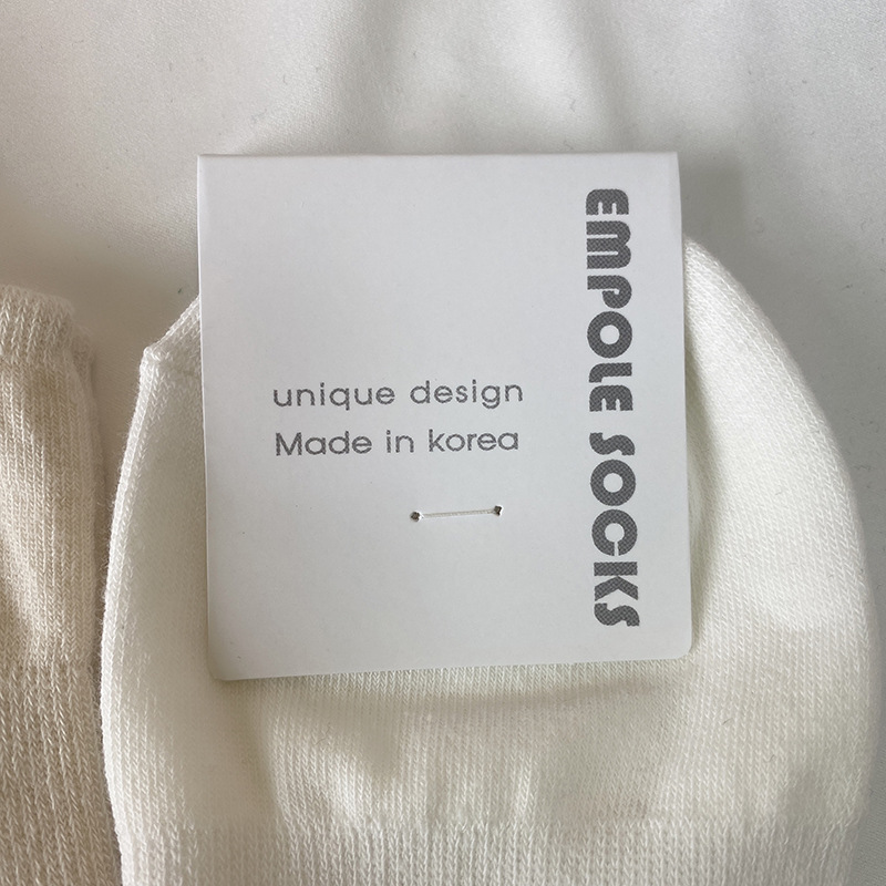 Wholesale of new spring products in Dongdaemun, South Korea: candy-colored solid cotton socks in stock, macarons in stock, women's socks, and boat socks Application Scenario