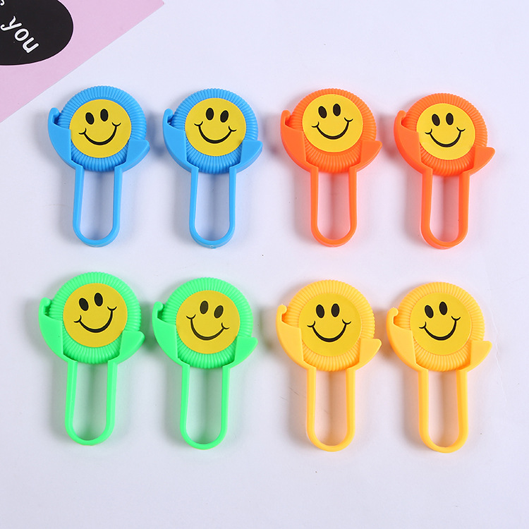 Smiling face ejection Frisbee cross-border package wholesale, small toys, children's soft frisbee, kindergarten flying saucer, parent-child game Specification image
