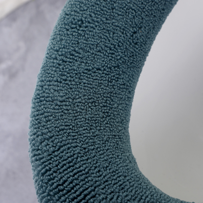 Simple Creative Embroidery Polyester Seat Cushion Handle Thick Toilet Cover New Solid Color Knitted Toilet Seat Cushion Wholesale Application Scenario