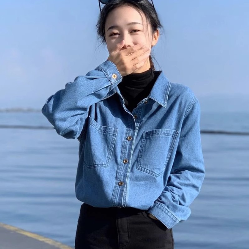 A niche design sense cardigan, denim retro jacket, shirt, women's spring and autumn loose denim top, versatile long sleeves details Picture