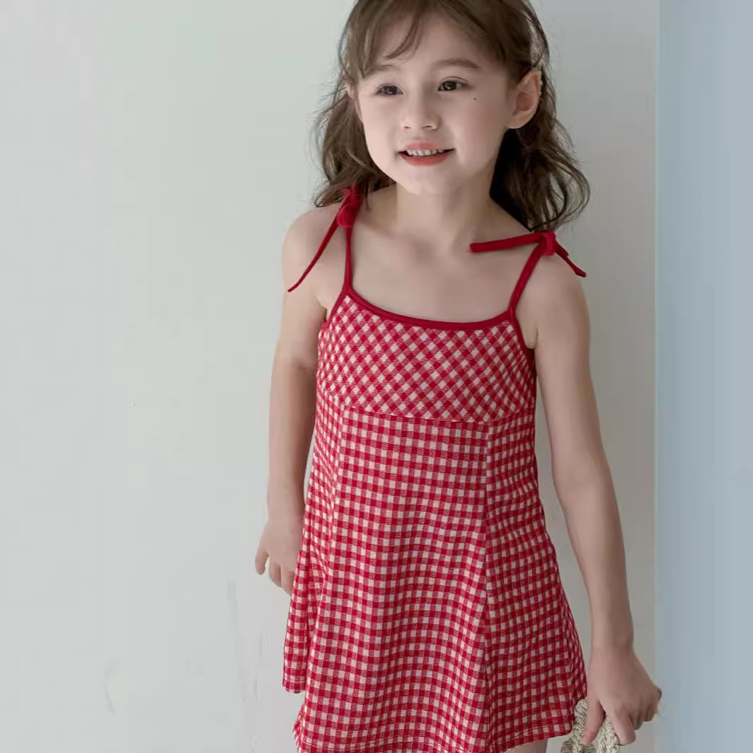 Summer 2024 new children's dress: A plaid halter dress for girls, a big girl and a hot girl style dress for girls Application Scenario