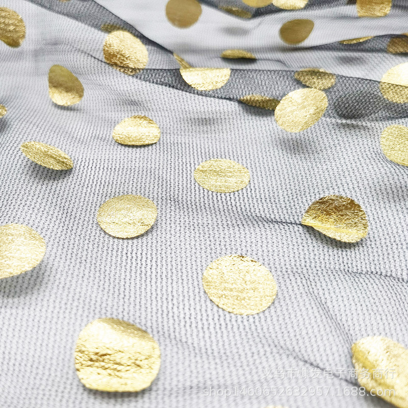 Plain fabric with gold embossing, 2CM polka dot mesh fabric, puffy skirt fabric, clothing, handicrafts, decorations, DIY floral fabric Application Scenario