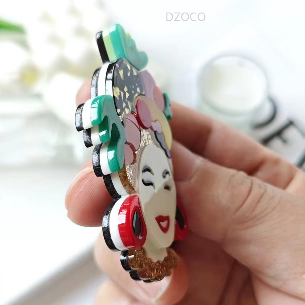 Cross-border fashion Pineapple Girl brooch badge Hawaiian vacation style acrylic creative pin accessory gift Application Scenario