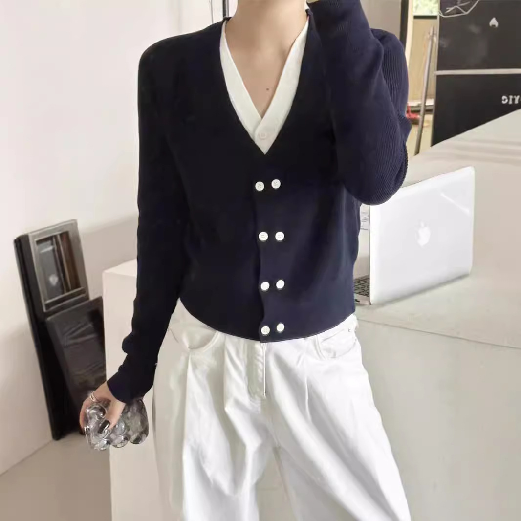 Two new 2024 autumn/winter knitted sweater coats and cardigans for women, made of factory wool with a cinched waist and a loose, elegant style Specification image