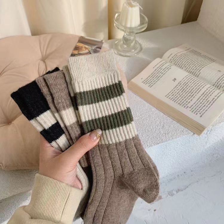 Socks Female Autumn/Winter Instagram Fashion Midtube All-Match High Appearance Level Mori Vintage Japanese Korean College Wind Pile Pile Stockings full figure
