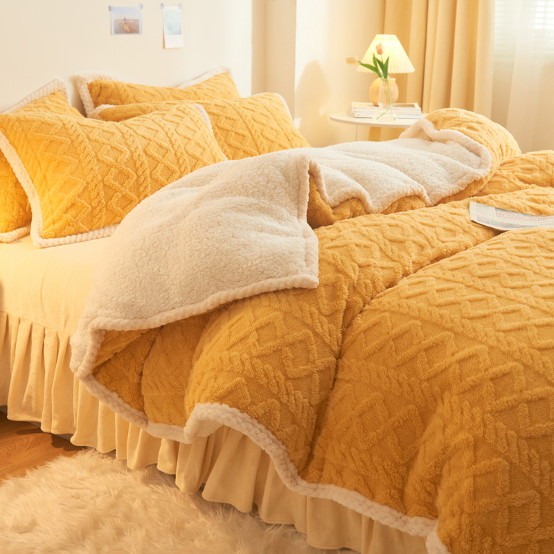 New Tafuru Four-Piece Set Of Bedsheet Thickened Duvet Set Milk Velvet Bedsheet Autumn And Winter Bedding Lamb Velvet Home Textile Wholesale Application Scenario