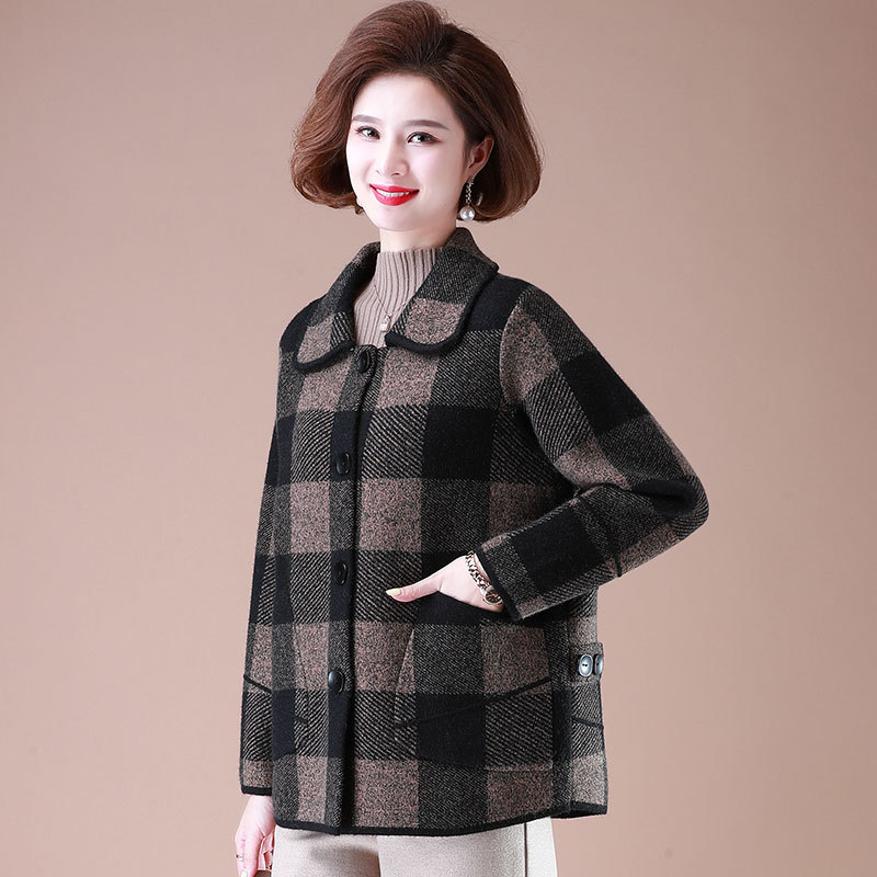 Mom's autumn outfit, a stylish woolen coat with a lapel, a 50-year-old checkered cardigan that makes her look younger, a knitted coat for middle-aged and elderly women Specification image