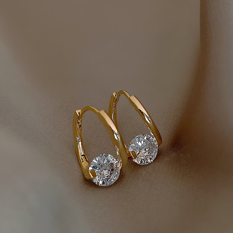 Geometric Zircon ear loops, a live-streaming accessory with an ins style, is a popular online celebrity. Wholesale of simple and elegant earrings for women Specification image