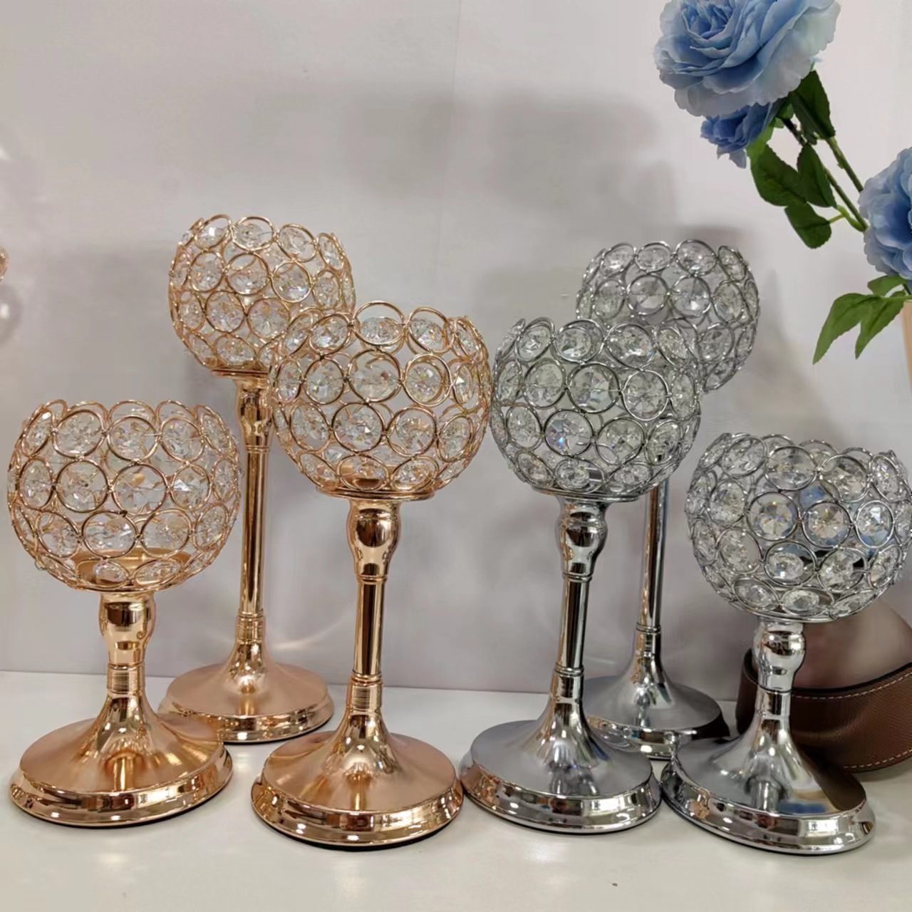 Cross-border exclusive European-style creative metal crystal candlesticks, wedding candlestick decorations, candlelight dinner home soft furnishing ornaments Item Picture