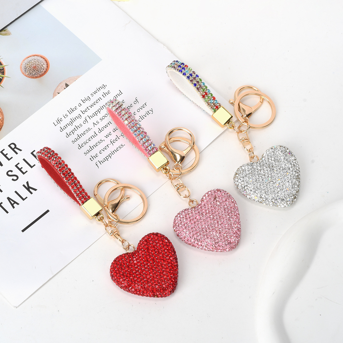 Xiaoxiangfeng Full Diamond heart keychain, Women's heart pendant, bag, car keychain, personalized gift keychain