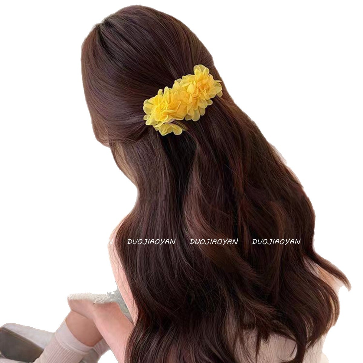 The popular yellow banana clip for summer outings is a super fairy-like simulation flower clip with a high-end feel. It's a perfect clip for taking photos outside Item Picture