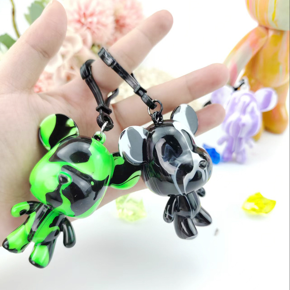 Creative Fluid Bear keychain, a popular DIY fluid bear mini pendant, graffiti bear pendant keychain details Picture