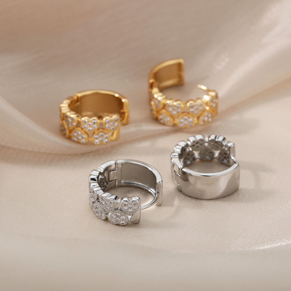 Vintage new arrival micro incrustado zirconia cobre 18k chapado en oro hebillas de oído temperamento corazón pendientes para mujeres corazón anillo de oído generación de cabello Application Scenario