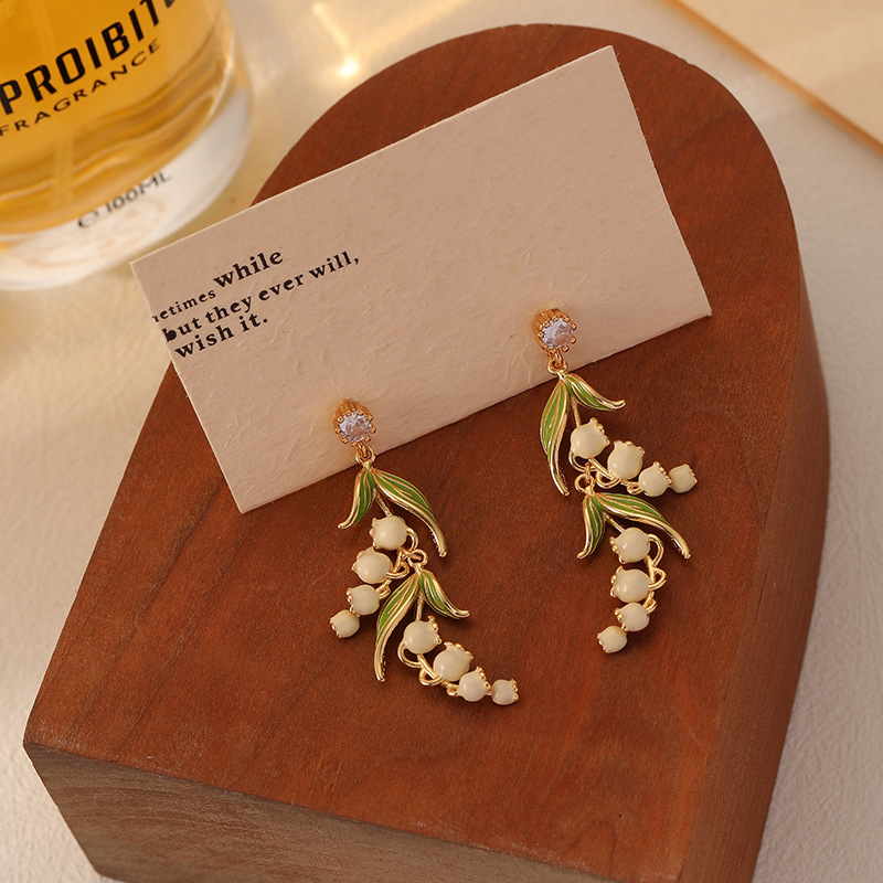 New retro style lily of the valley long oil-dripping earrings for women, light luxury, niche fashion, forest-themed, super fairy-like vintage earrings details Picture