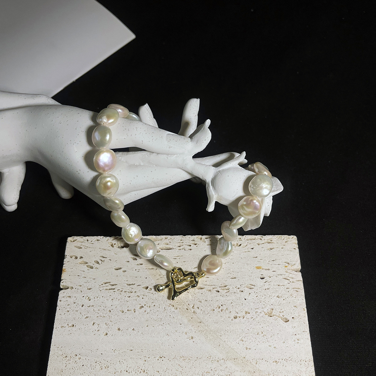 Light luxury, niche Baroque, irregular-shaped natural freshwater pearl necklace, collarbone chain, high-end and versatile necklace, cold style girl details Picture