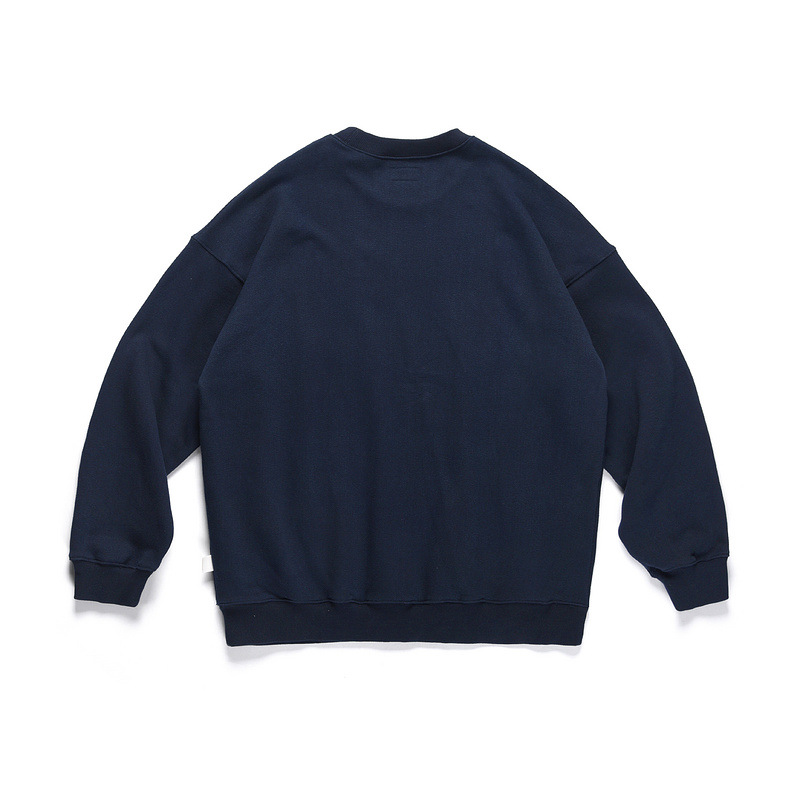 A loose-fitting, retro sporty style men's retro sweatshirt with a large grass-cut round neck from the high streets of Japan, South Korea, Europe and America Item Picture