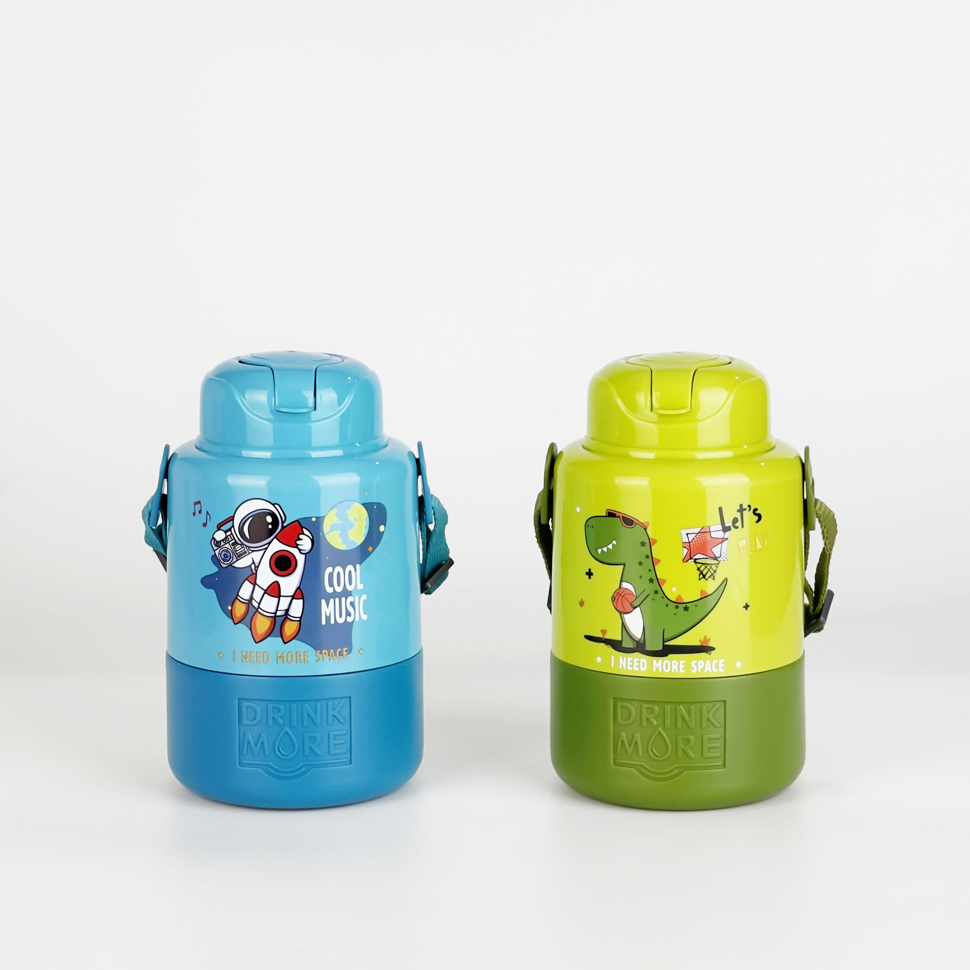 A286B New Viassin Children's Straw Water bottle medium 1000ml cartoon water bottle Application Scenario