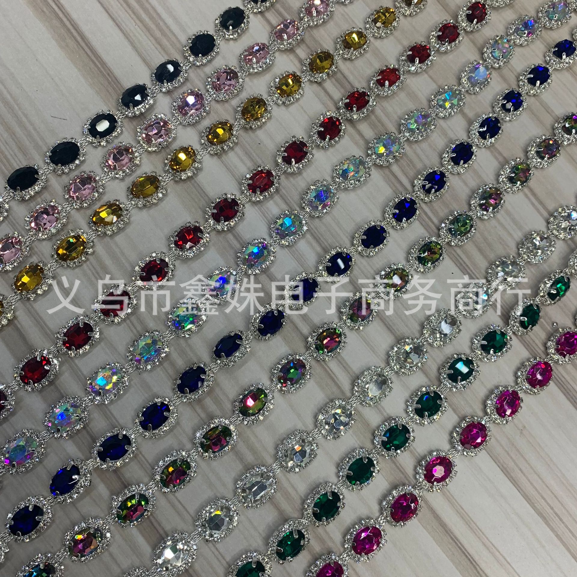 S-shaped diamond chain, silver-white diamond chain headband, hair accessory, decorative accessories, clothing accessories Application Scenario
