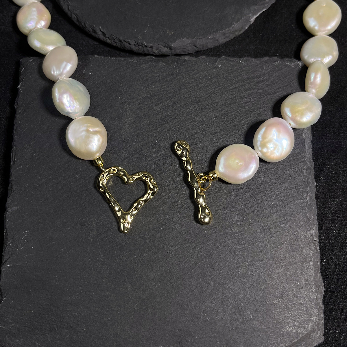 Light luxury, niche Baroque, irregular-shaped natural freshwater pearl necklace, collarbone chain, high-end and versatile necklace, cold style girl pic 5