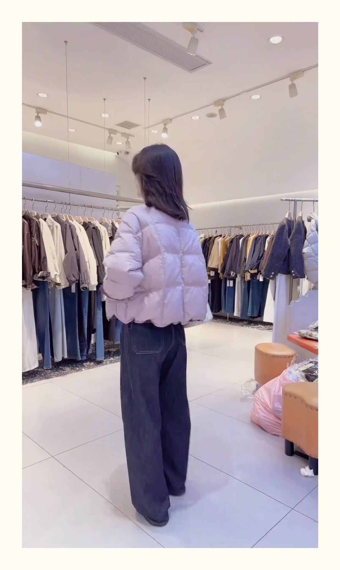 A new Korean-style short and light down jacket for women in winter, fashionable, youthful, slimming and warm white duck down bread coat pic 6