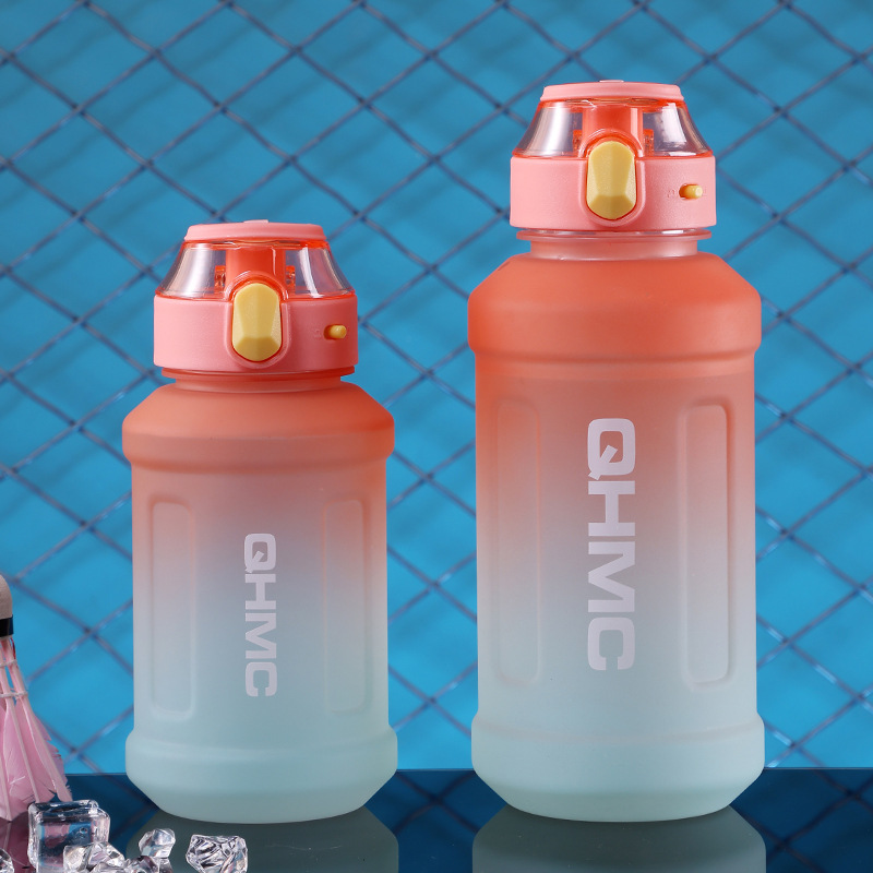 Gradient water bottle, Amazon cross-over e-commerce, gradient matte 1300ml large capacity water cup, sports water cup Application Scenario