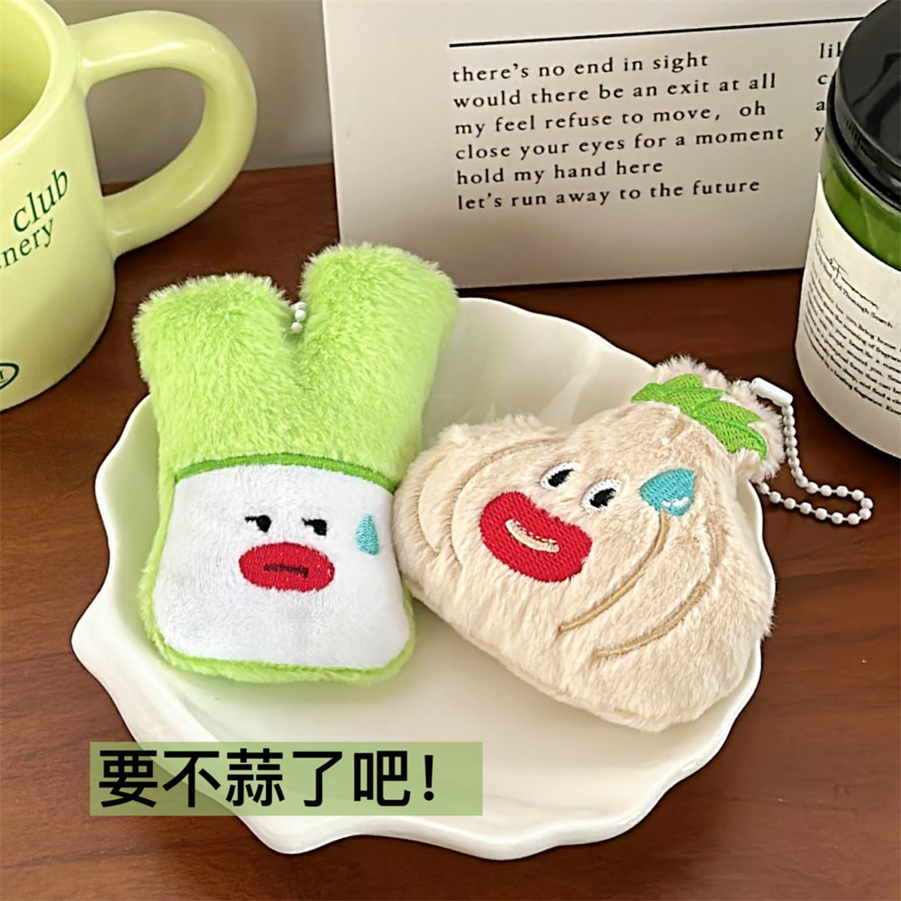 Tengbillion original cute cartoon plush pendant brooch creative doll bag clothes decoration accessories wholesale Application Scenario