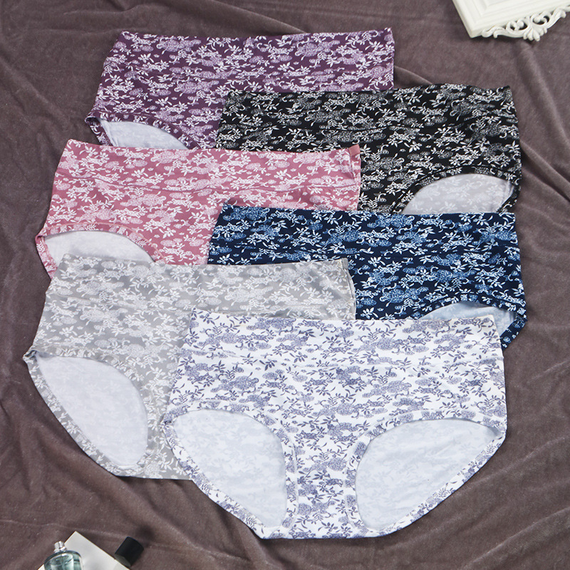 Russian granny's floral underwear, high-waisted and large-sized triangular underwear for middle-aged and elderly women, and loose shorts for grandmothers and the elderly