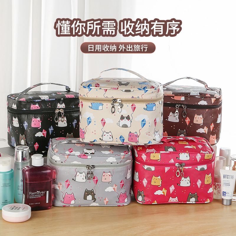 新款化妆包 皮革小熊化妆包 大容量防水化妆包 旅行便携手提收纳包 四方化妆包 便携化妆包